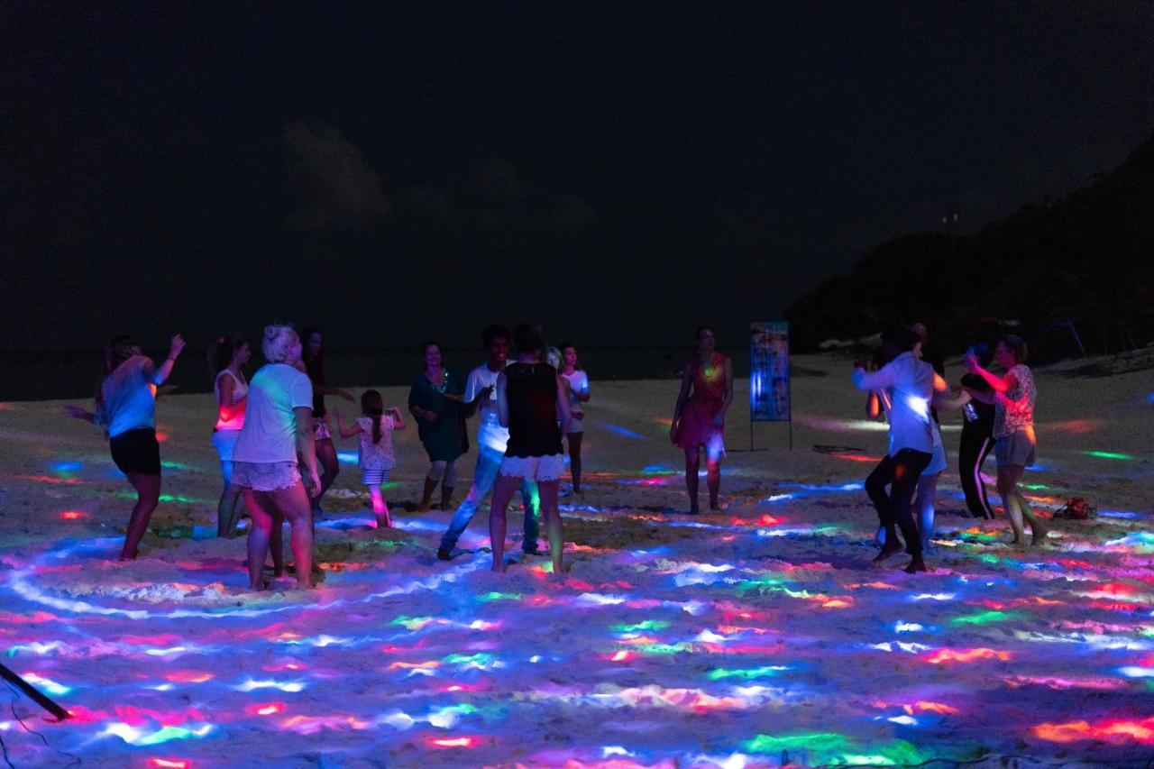 Starry Night At Ukulhas Hotel Exterior photo