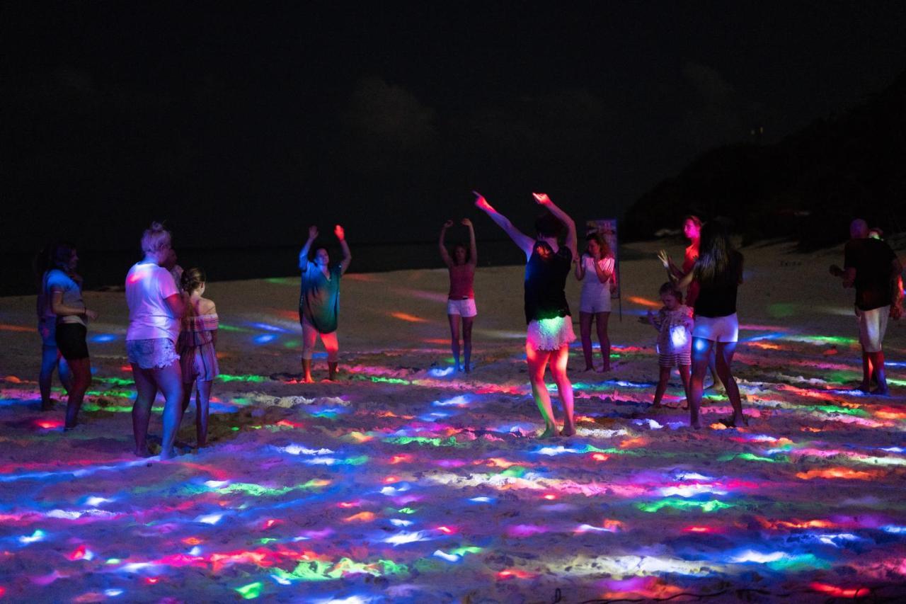 Starry Night At Ukulhas Hotel Exterior photo