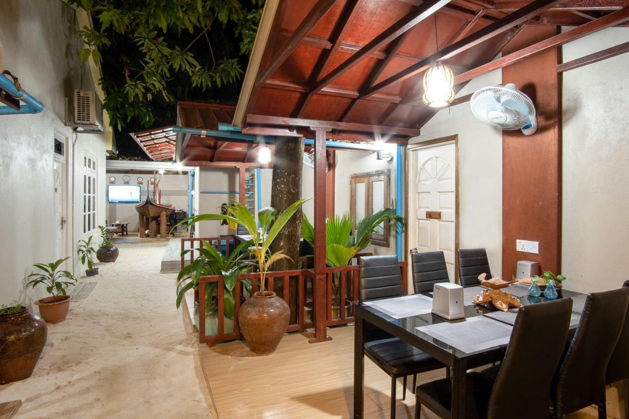 Starry Night At Ukulhas Hotel Exterior photo