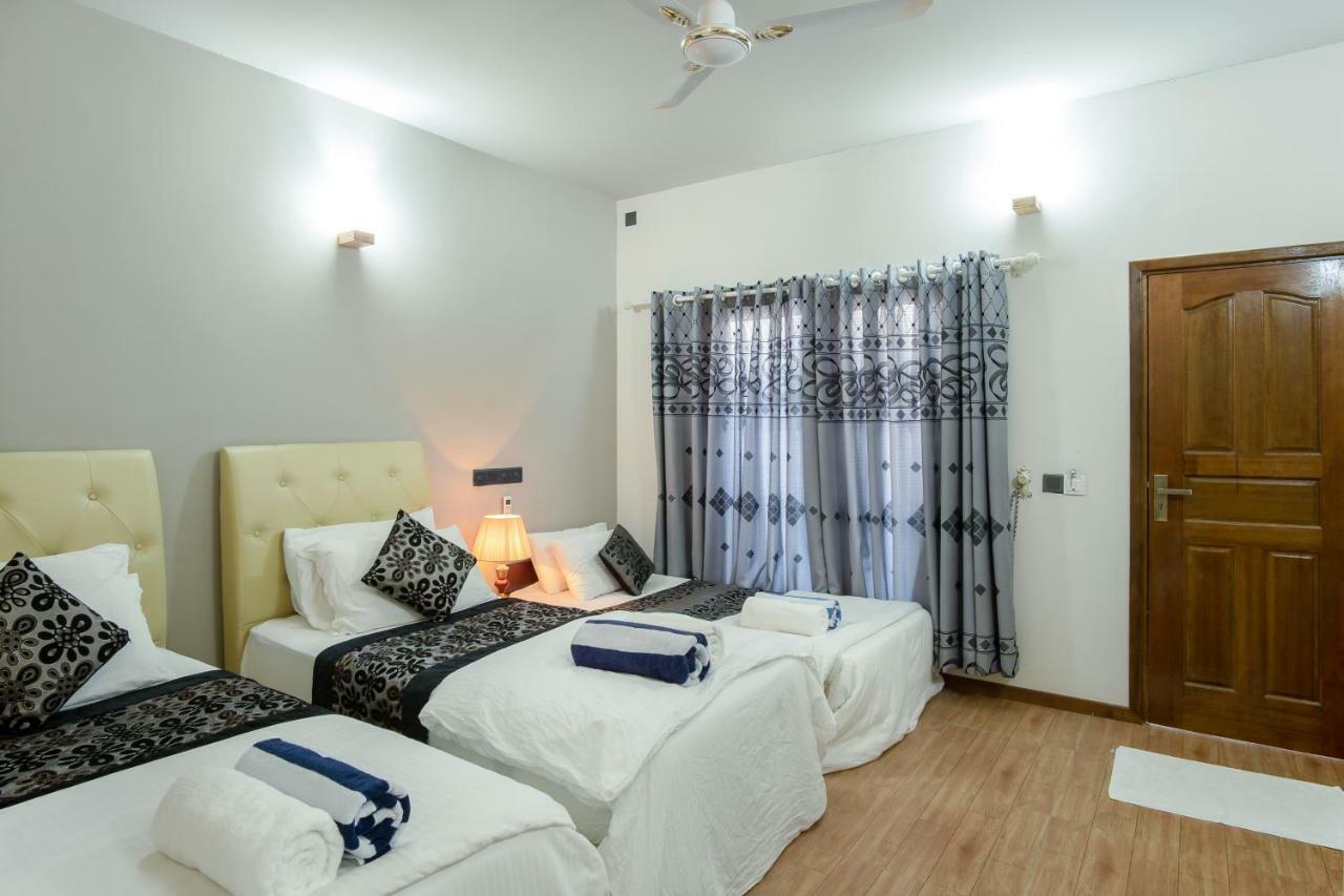 Starry Night At Ukulhas Hotel Exterior photo