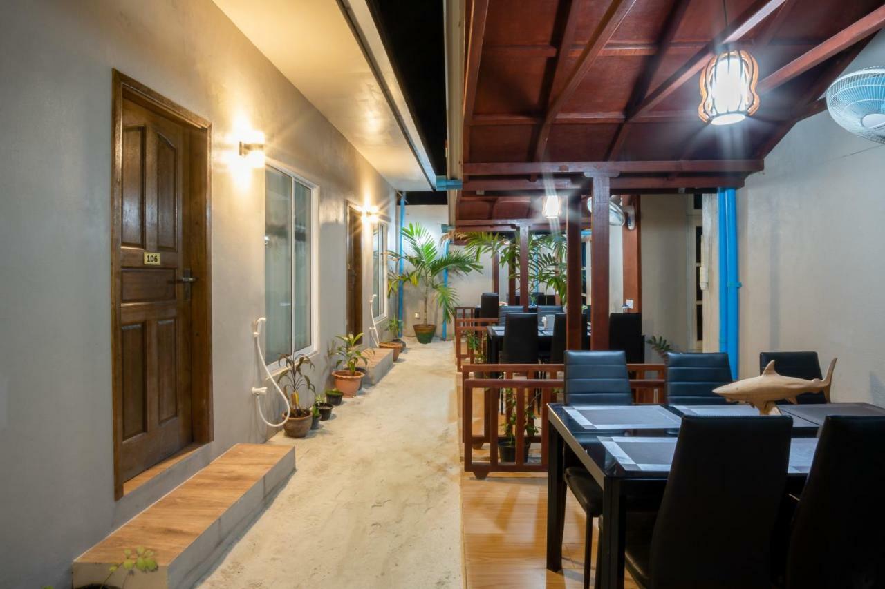 Starry Night At Ukulhas Hotel Exterior photo